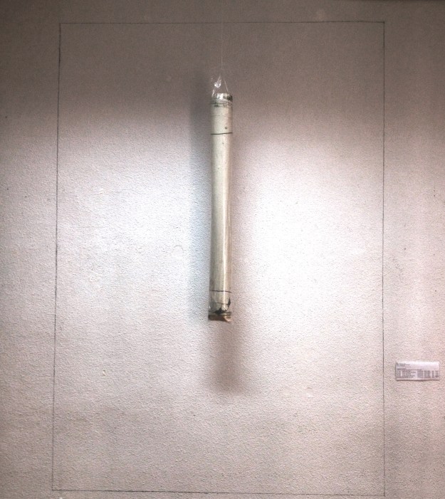 Título: Exposición de pintura 2 Técnica: Instalación Exposición de pintura				 Rollo con 5 pinturas realizadas entre los años 2005-2007			 Sin título	Acrílico sobre lienzo	Dimensiones:  	  80cm X  80cm	Área:	0,64m2  Sin título	Acrílico y rotulador sobre lienzo	Dimensiones:  	120cm X  80cm	Área:	0,96m2  Sin título	Acrílico sobre lienzo	Dimensiones:  	  70cm X  60cm	Área:	0,49m2  Sin título	Acrílico sobre lienzo	Dimensiones: 	  70cm X  60cm 	Área:	0,49m2  Sin título	Acrílico y grafito sobre lienzo	Dimensiones: 	  80cm X  80cm 	Área:	0,64m2  Rectángulo vacío dibujado con grafito   		Dimensiones:	214cm X 150cm	Área:	3,22m2  